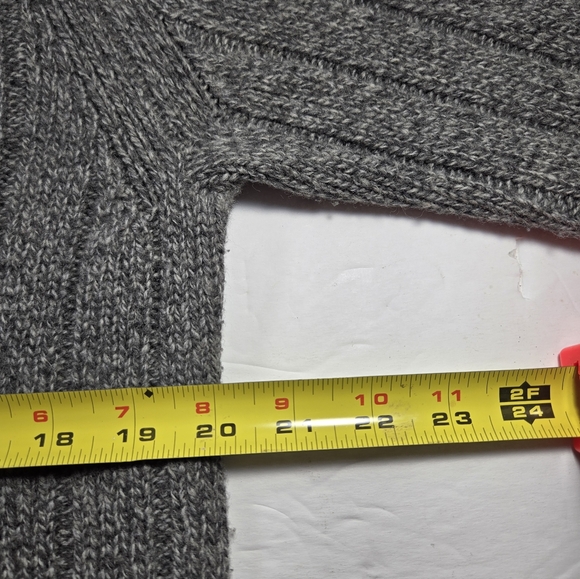 Abercrombie and Fitch Lambswool Sweater Size Men's Medium - Picture 6 of 6